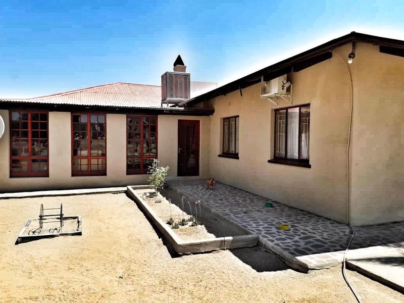 HOUSE FOR SALE IN BETHANIE - NAMIBIA - Photo 2