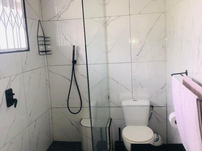 Fully Furnished Apartment to Let in Ballito - Photo 8