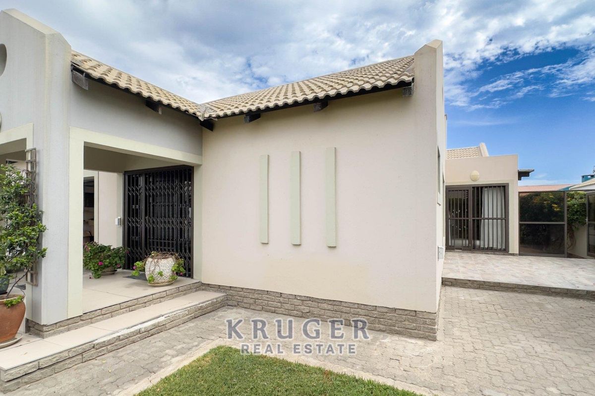 3-BEDROOM HOUSE FOR SALE IN SWAKOPMUND – EXTENSION 15 - Photo 3