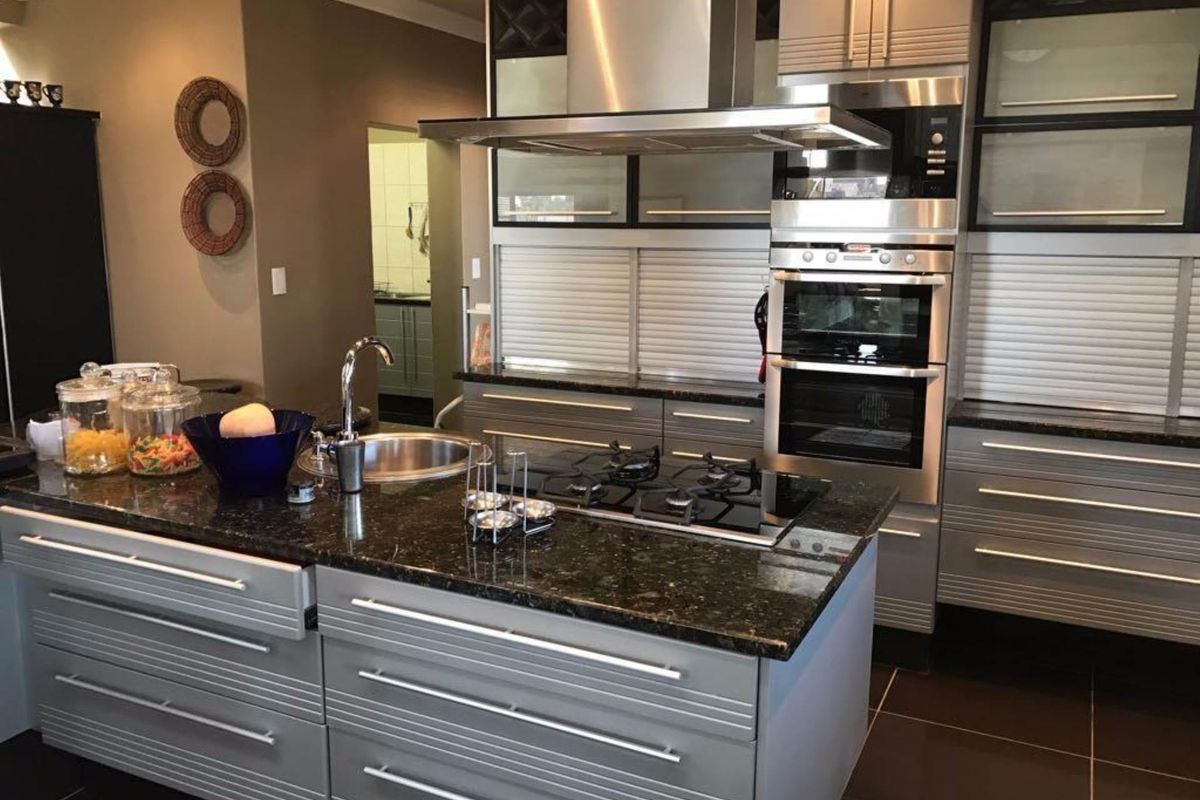 Price Reduced!!Modern Kramersdorf Mansion with permanent dune view - Photo 4