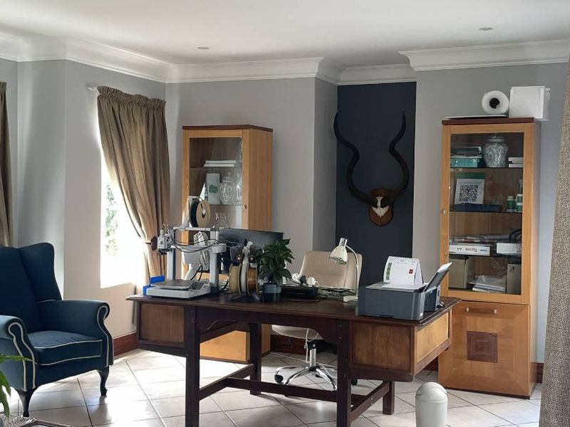 Sole Mandate - Photo 2