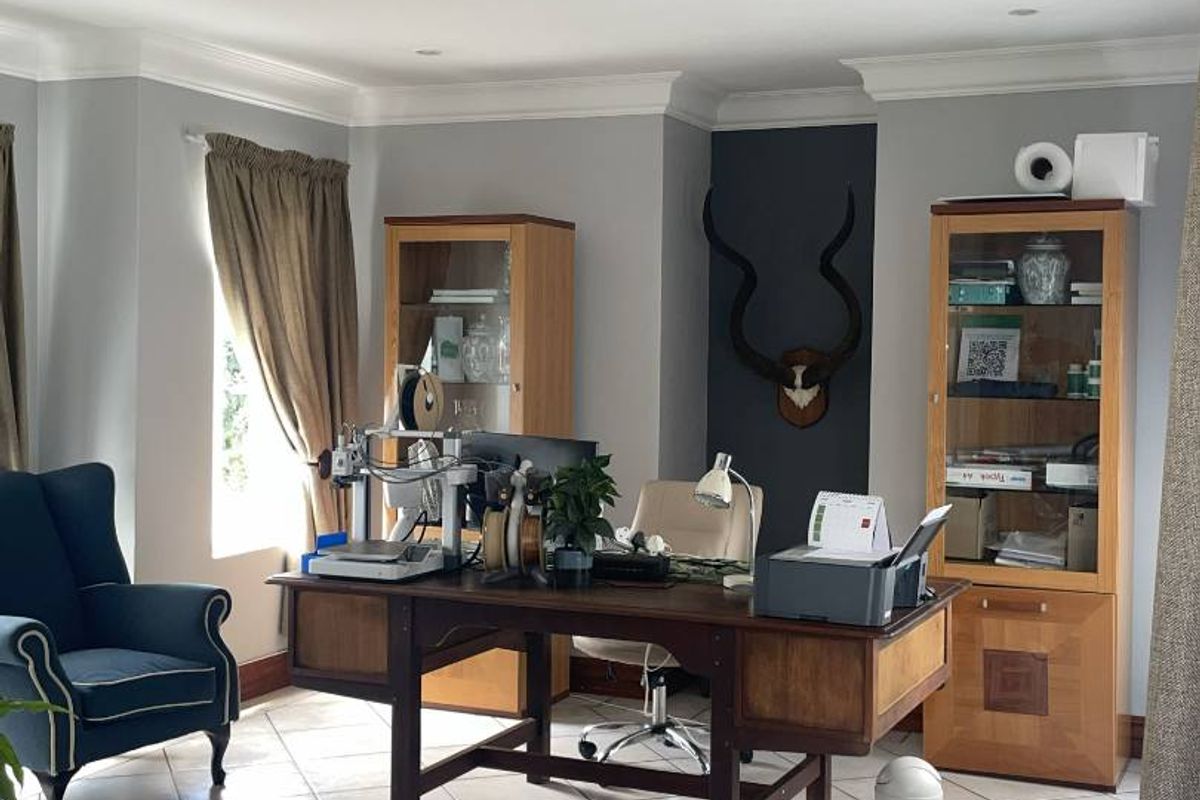 Sole Mandate - Photo 2