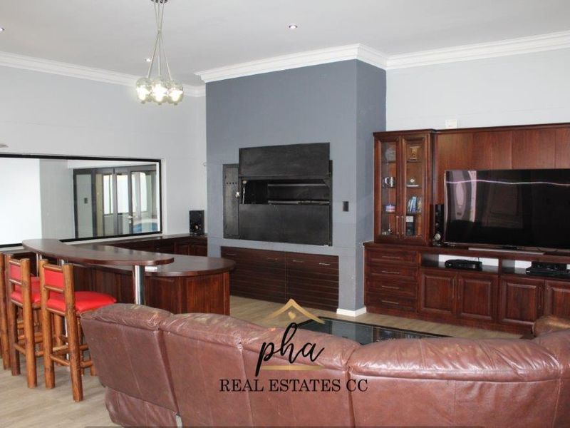 Entertainer's Dream!! 5 bedroom house with pool for sale in Walvis Bay for N$6 700 000.00 - Photo 7