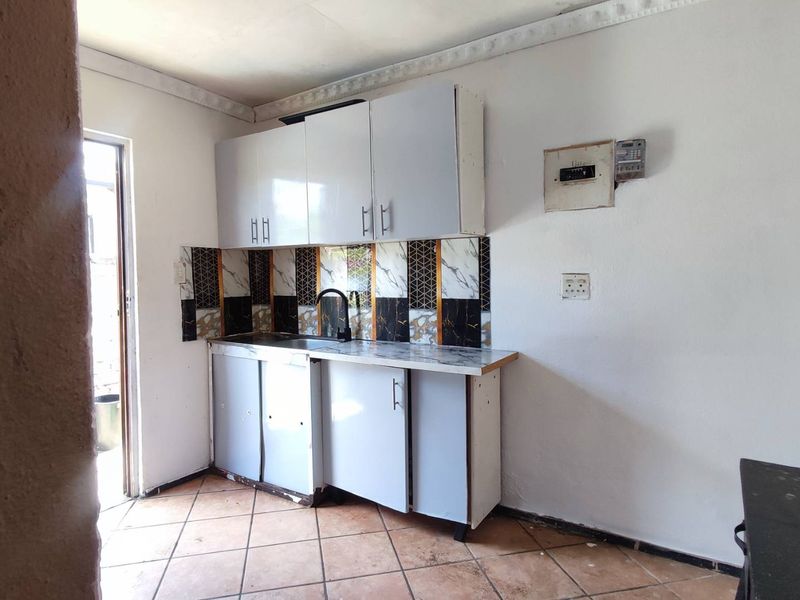 5 Bedroom House for Sale in Cosmo City - Photo 6