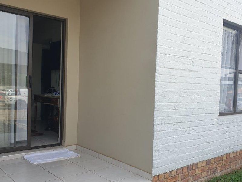 Cozy two-bedroom ground floor apartment for sale in Brentwood Park, Benoni - Photo 3