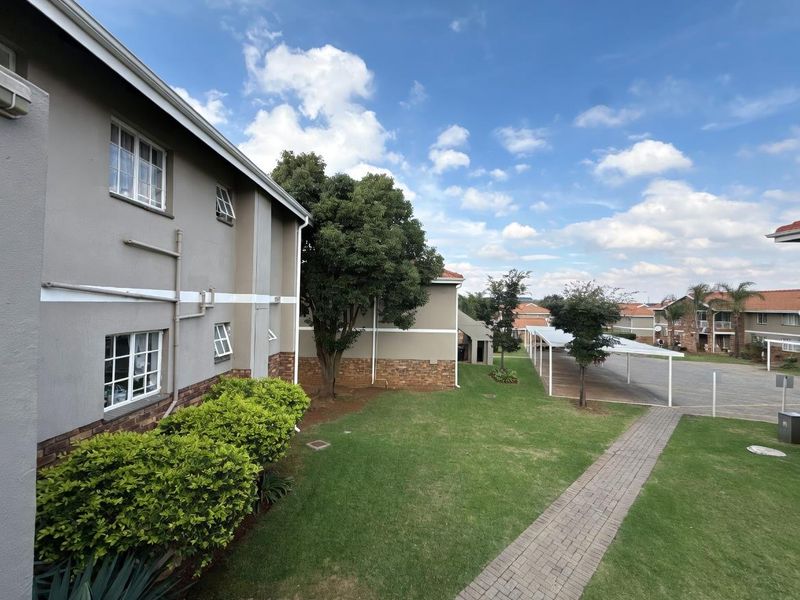 Unlock Value in Elarduspark: 2-Bed, 2-Bath Unit with Great Potential - Photo 9