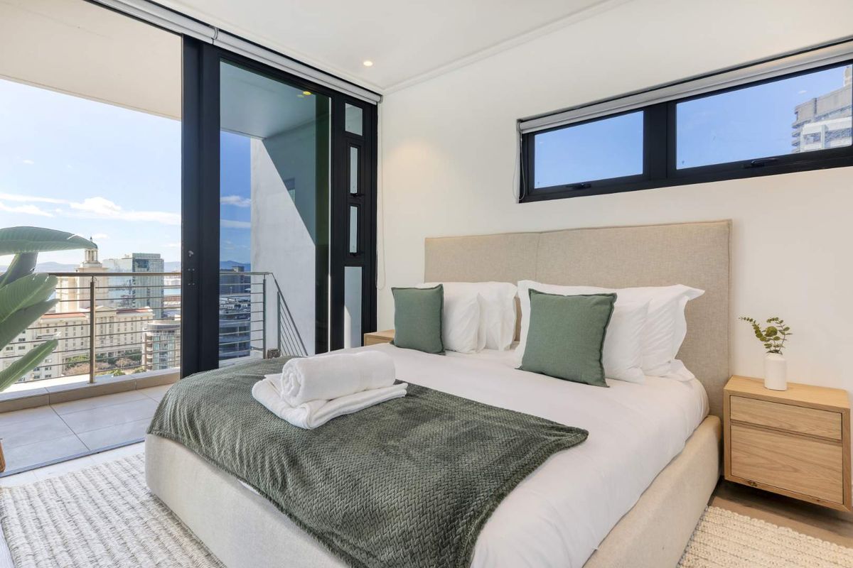 Airbnb-Ready Gem in Cape Town’s Hottest Address - Photo 4