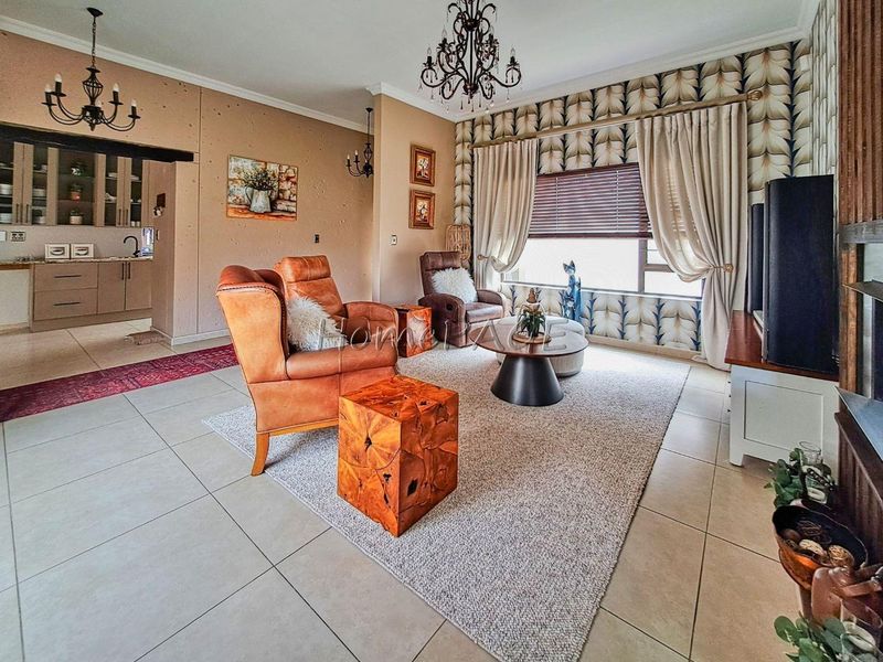 Meersig, Walvis Bay:  Beautiful, luxurious 3 bedroom home for sale - Photo 9