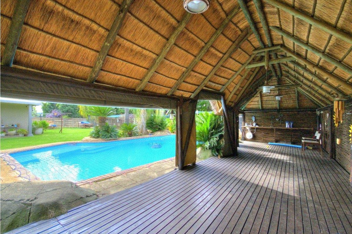 Massive Family home plus Flatlet! - Photo 3