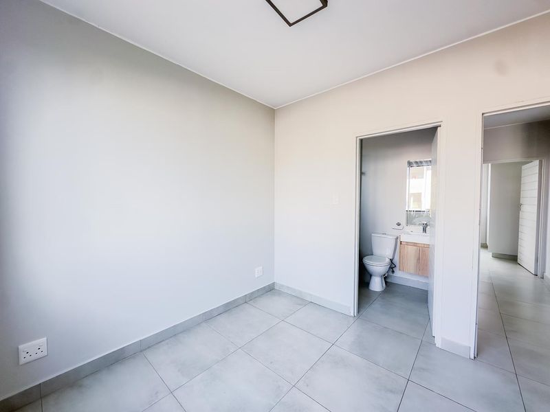 2 Bedroom Unit For Sale - Photo 10