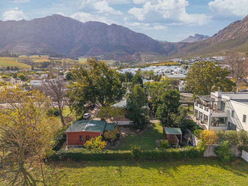 Discover a Rare Property Opportunity in Franschhoek - Photo 1