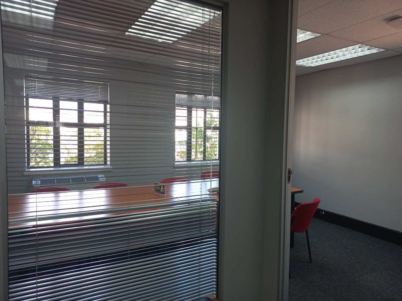 1st floor vacancy with secure office park, available 1 November! - Photo 6