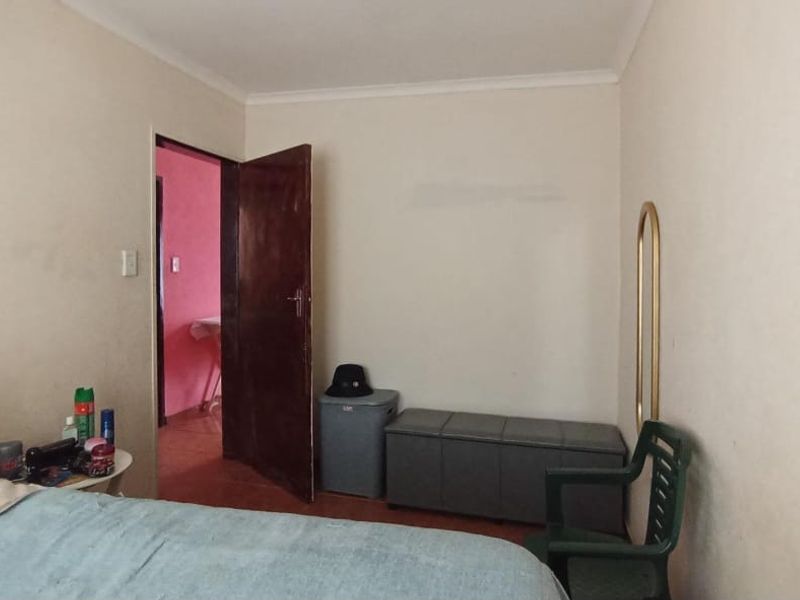 2 Bedroom House for Sale in Soshanguve - Photo 5