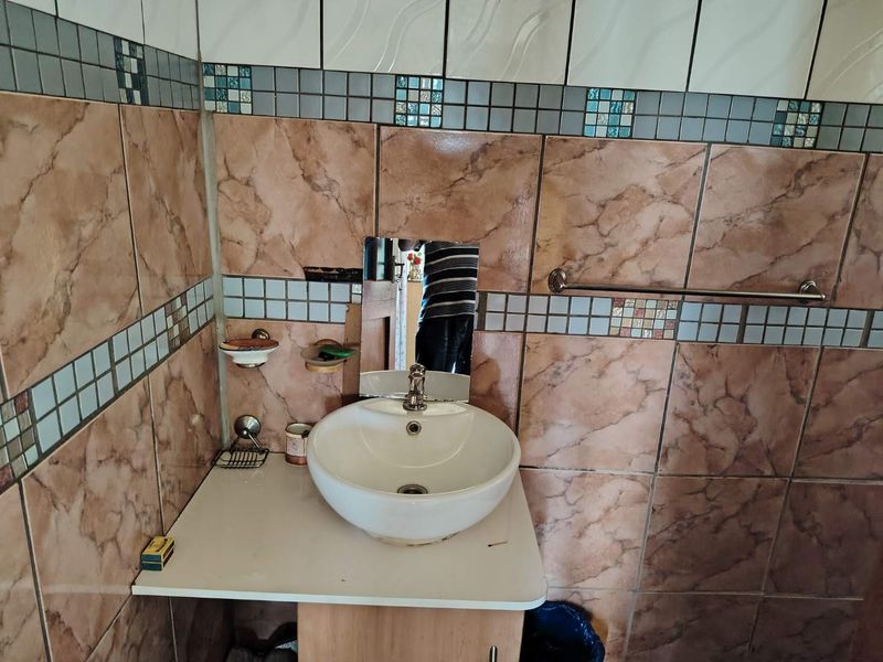 Diamond in the Rough in Sought-After Mackenzie Park, Benoni,3 Bedroom , 1 Bathroom on large stand. - Photo 7