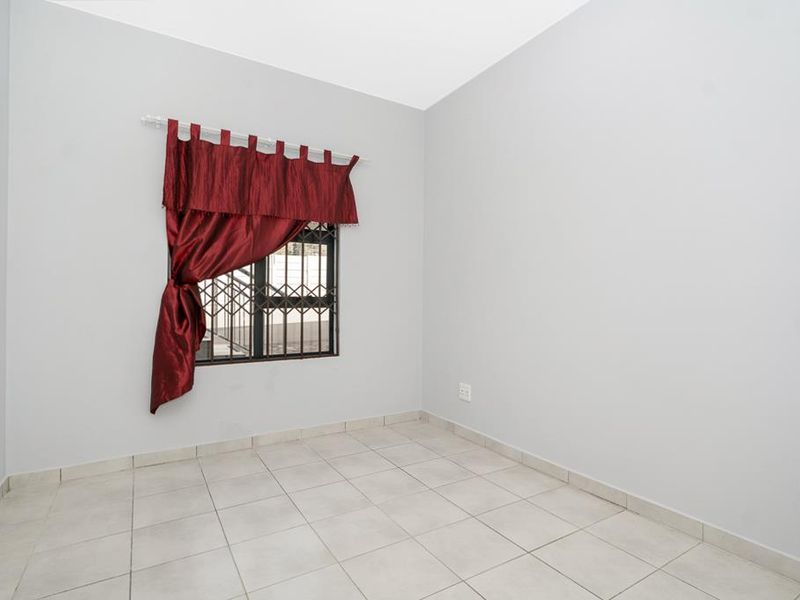 SPACIOUS GROUND FLOOR UNIT - Photo 9