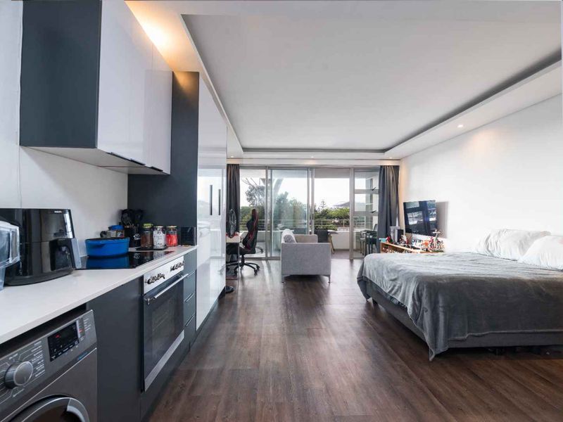 Modern Studio in prime location! - Photo 2