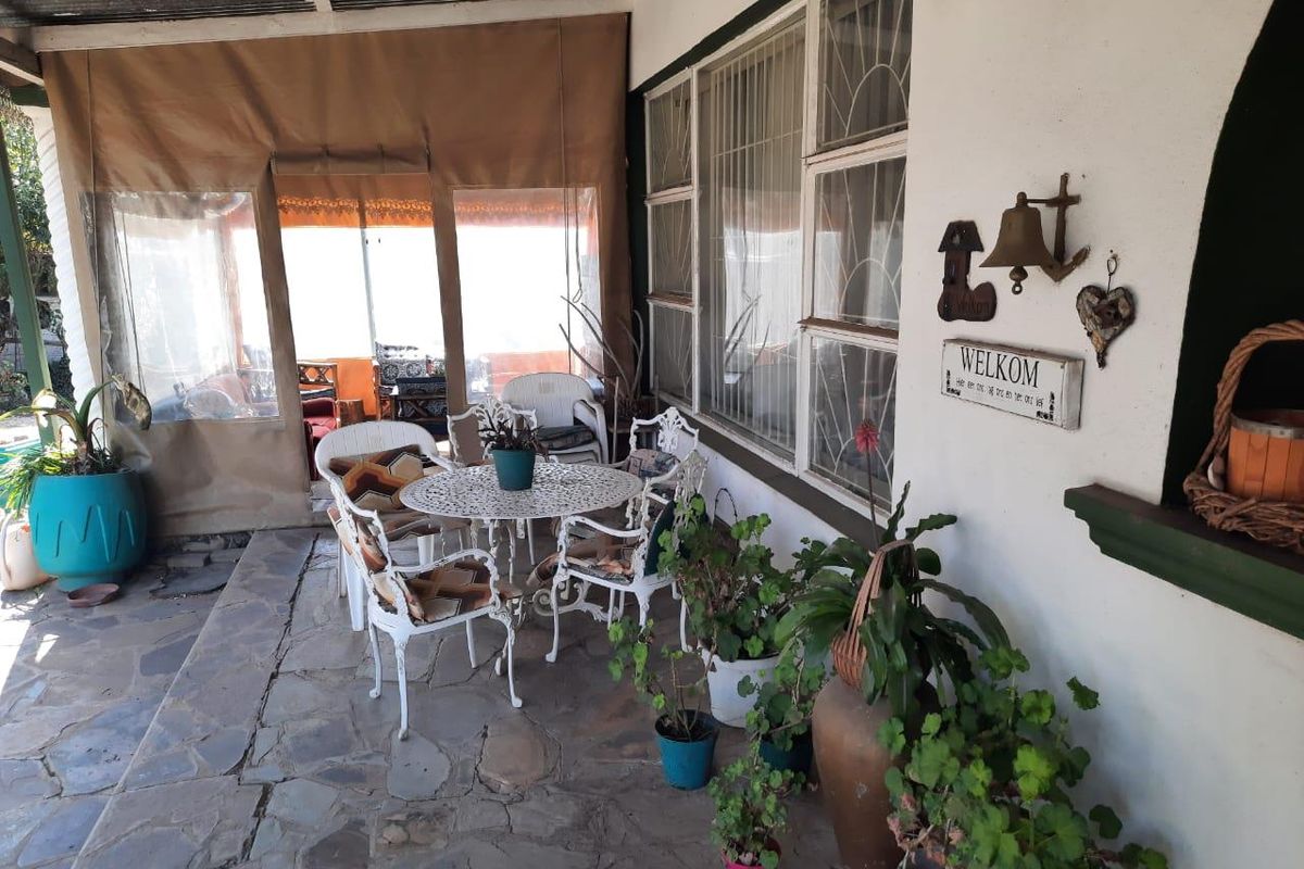 Charming 3 Bedroom House in Aliwal North - Photo 3