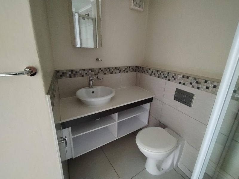 Duncan Court Luxury Student unit - Photo 9