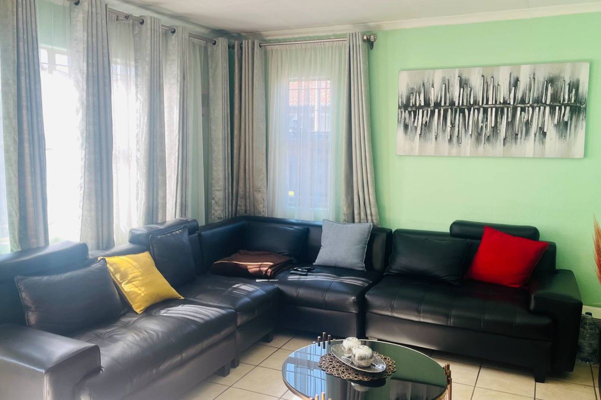 House in Leopard Rest Estate - Photo 2