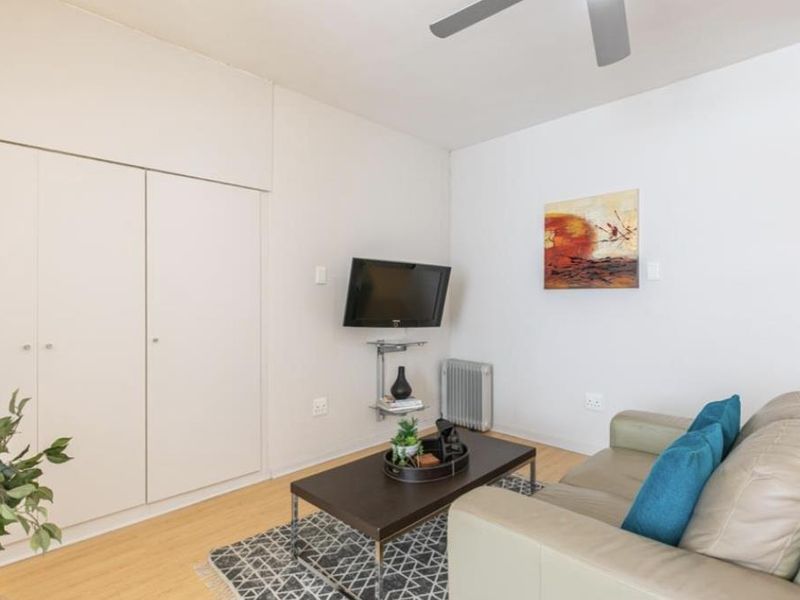A CHARMING ONE BEDROOM FURNISHED STUDIO - Photo 10