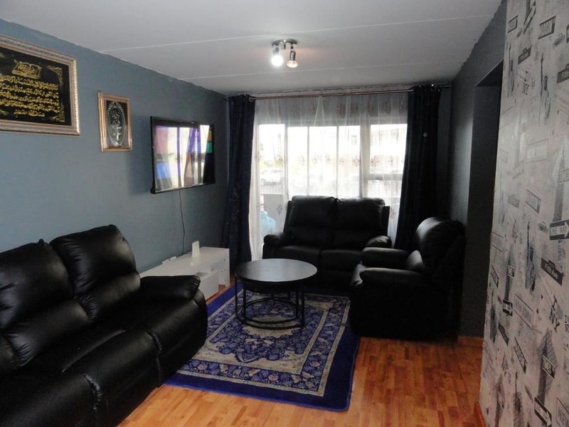 2 Bedroom Apartment for sale in Bellville - Photo 3
