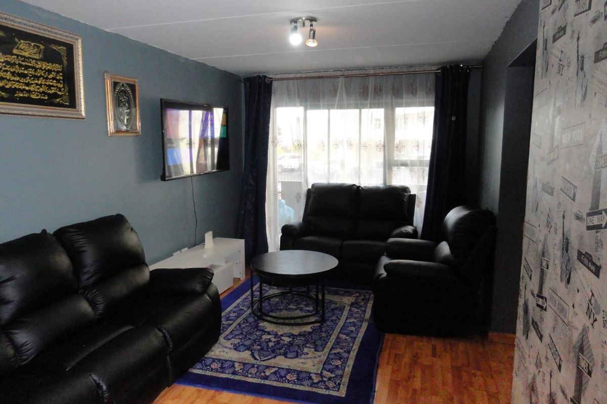 2 Bedroom Apartment for sale in Bellville - Photo 3