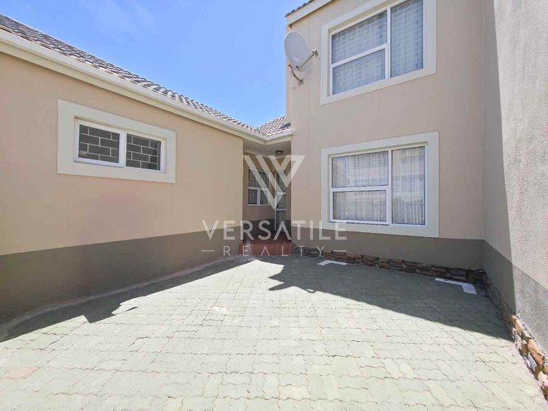 Townhouse for Sale - Photo 2