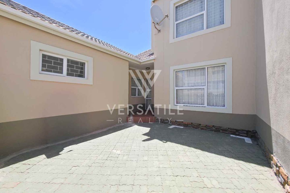 Townhouse for Sale - Photo 2