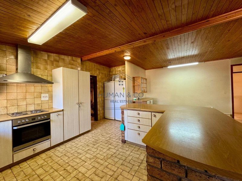 Spacious 4 Bedroom house in central area - Photo 10