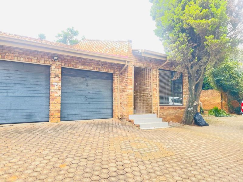 Warm Spacious Family Home!!! - Photo 3