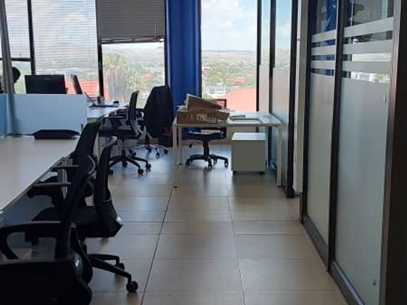 Prime Office Property for Sale: Exceptional Two-Floor Office Block in CBD - Photo 10