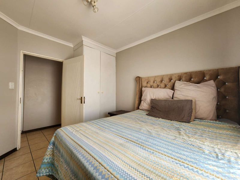 Two Bedroom Apartment In Sought After Complex - Photo 7