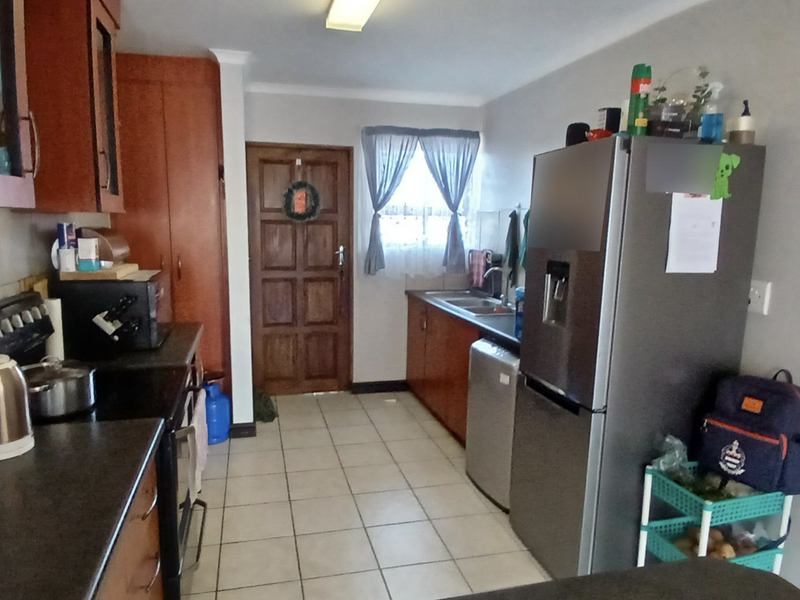 Comfortable and Secure Apartment in Ehrlich Park - Photo 3