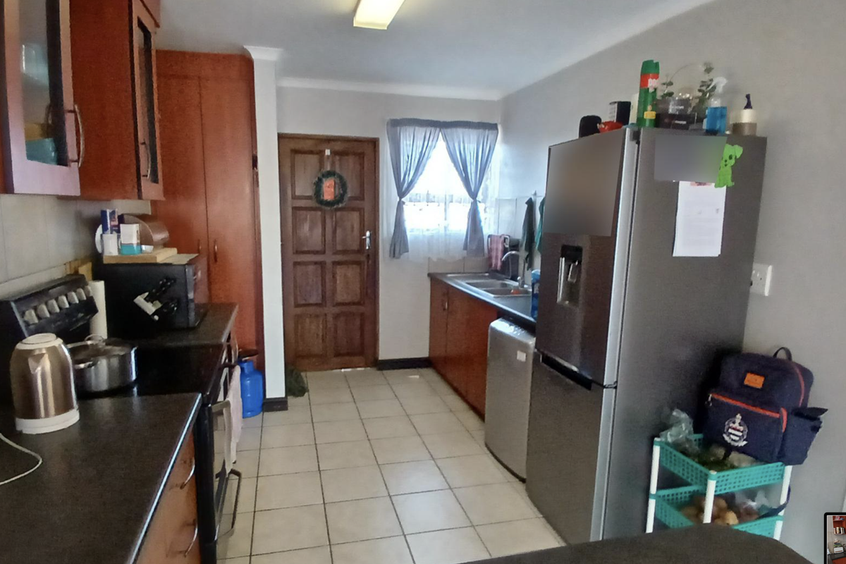 Comfortable and Secure Apartment in Ehrlich Park - Photo 3
