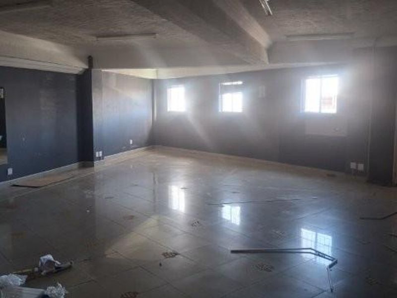 Office to let in Southern Industrial - Photo 2