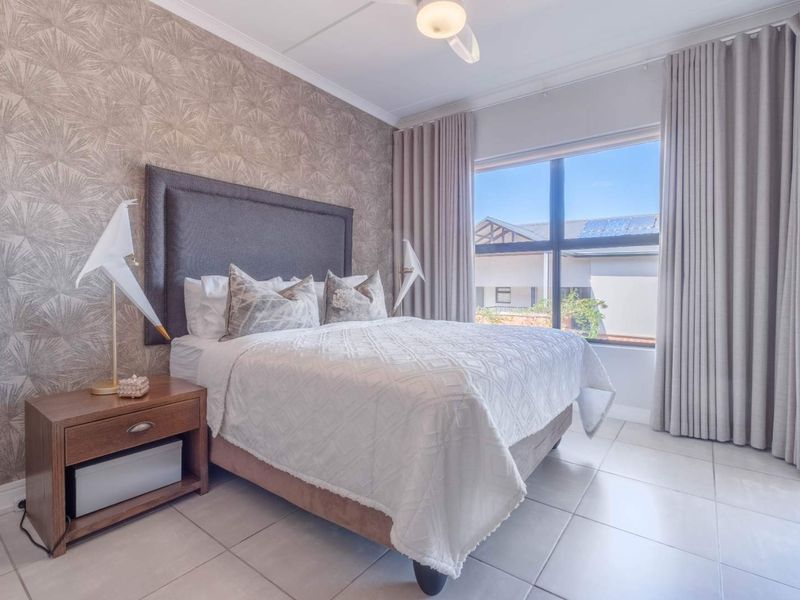 Stylish 3 Bedroom Apartment in Ballito - Photo 4