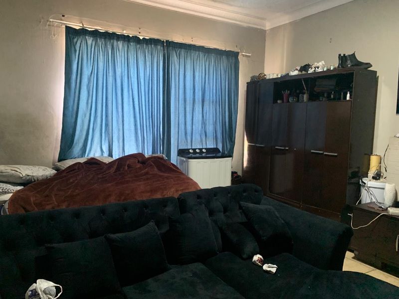 **Prime Investment Opportunity: Fully-Let Property with Strong Rental Income** - Photo 6