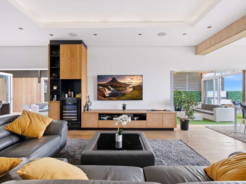 High-performing hospitality asset with strong annual turnover in a prime Cape Town growth node - Photo 4