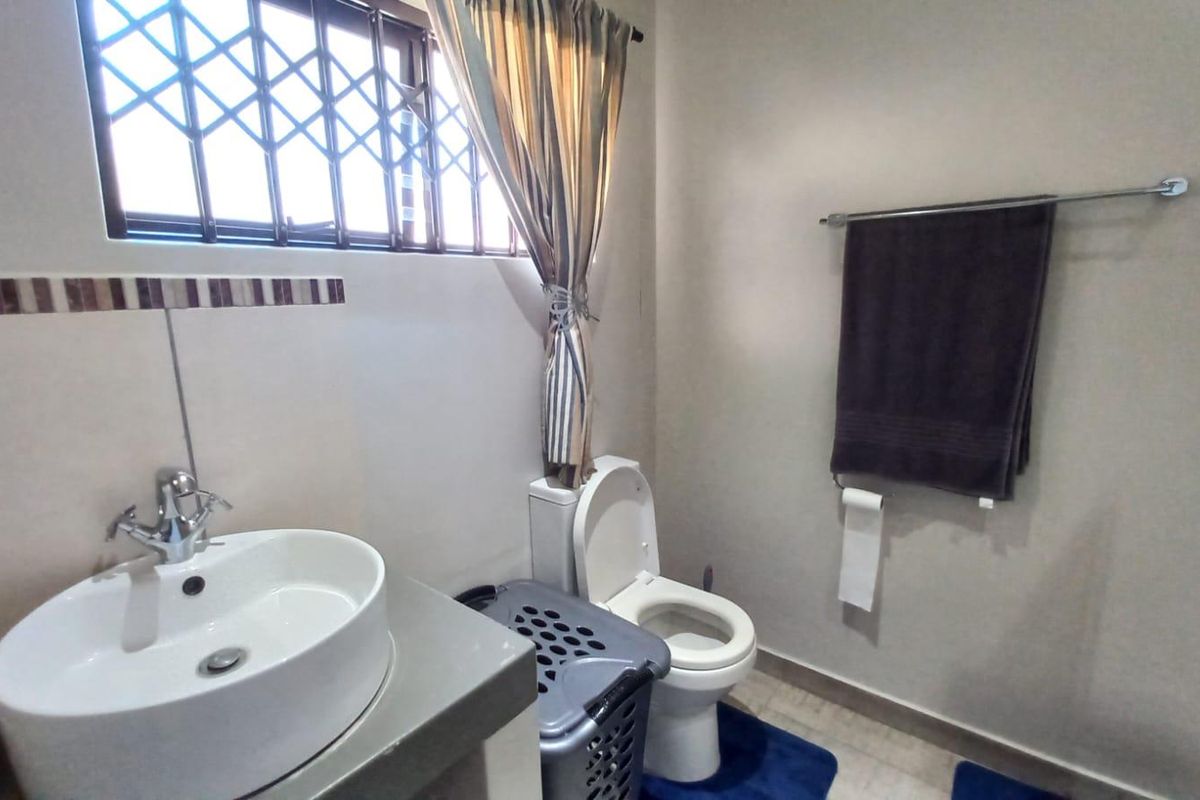 Ultimate Luxury Living: Spectacular Family Retreat with Granny Flat and Resort-Style Amenities - Photo 5