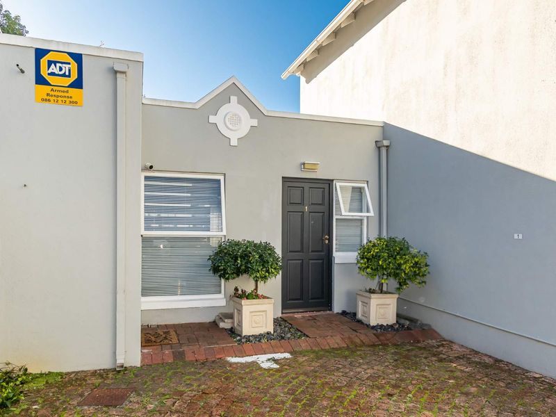 Stylish North facing lock-up & go - Photo 2