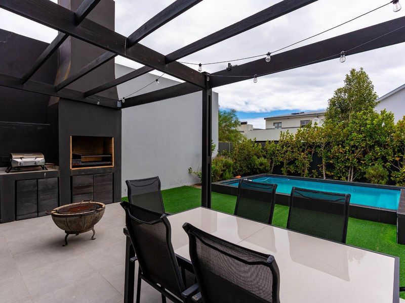 Perfect Entertainer’s Home in Sought-After Sagewood Estate - Photo 10