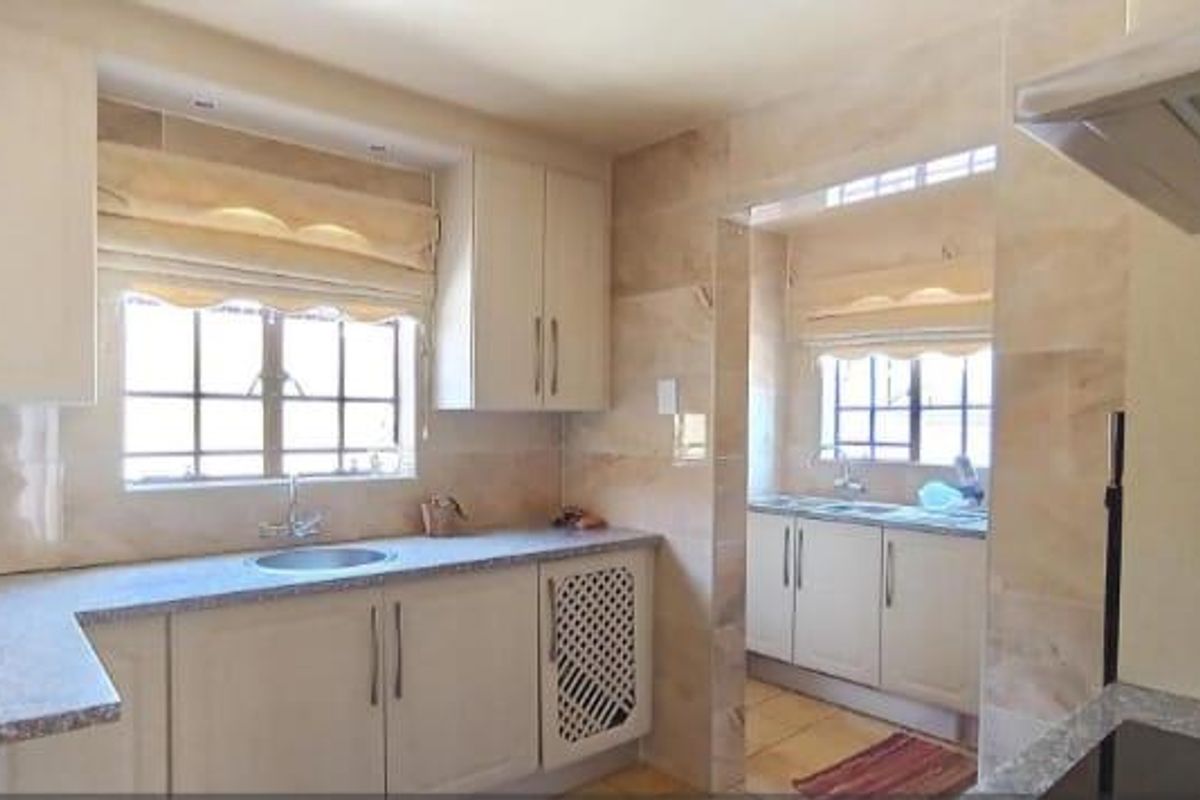 3 bedroom modern home - Photo 5