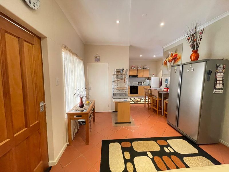 3 Bedroom ALL ONE ONE LEVEL townhouse for sale - Photo 9