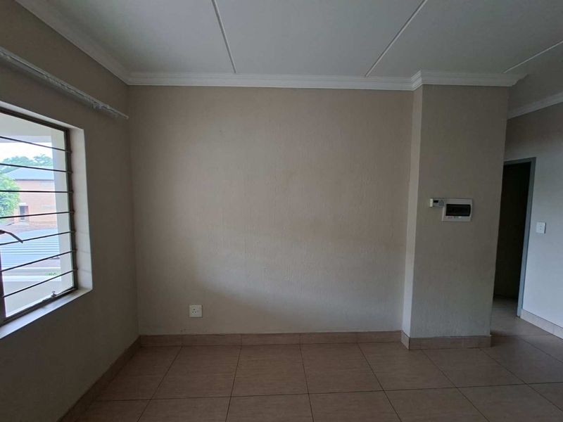 2 Bedroom Apartment For Sale - Photo 7