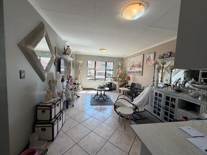3 Bedroom Unit for sale in Elandsfontein 107 IR - Photo 5