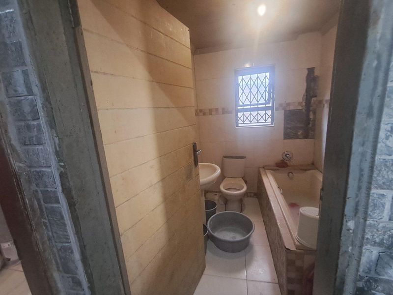 A Bachelor In Ivory Park - Photo 6