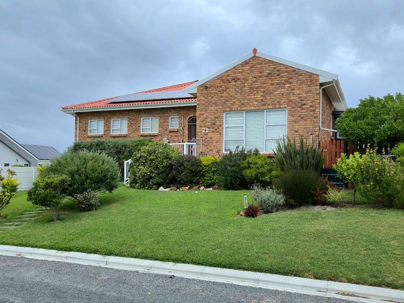 Stunning Double-Storey Home in Kleinbaai with Golf Course, Sea, and Mountain Views - Photo 3