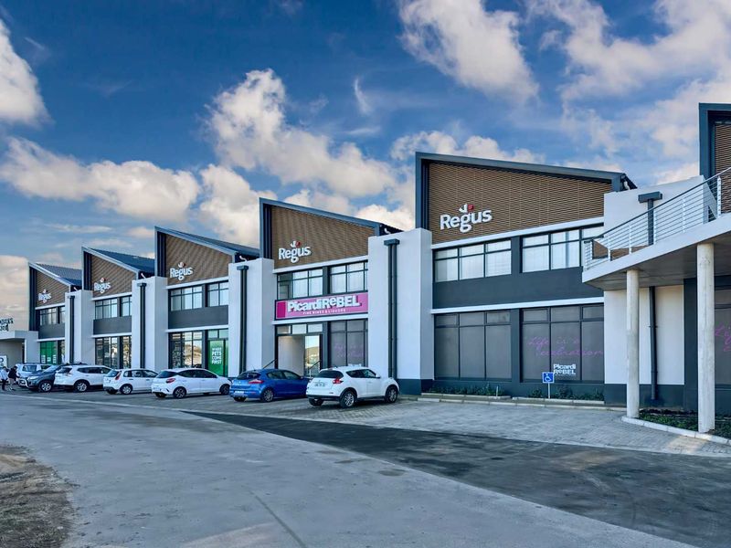 Find office space in Regus Waterside for 3 persons with everything taken care of - Photo 2