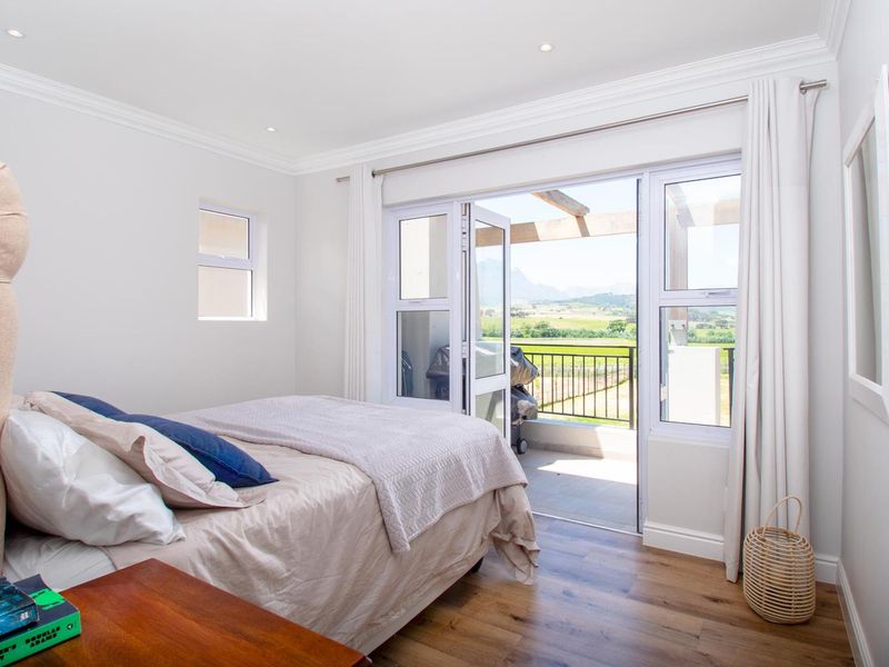 Modern 3-Bedroom Home in Secure Estate with Uninterrupted Mountain Views - Photo 2