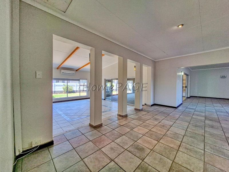Central, Walvis Bay:  SPACIOUS HOME WITH TWO FLATS is for Sale - Photo 6
